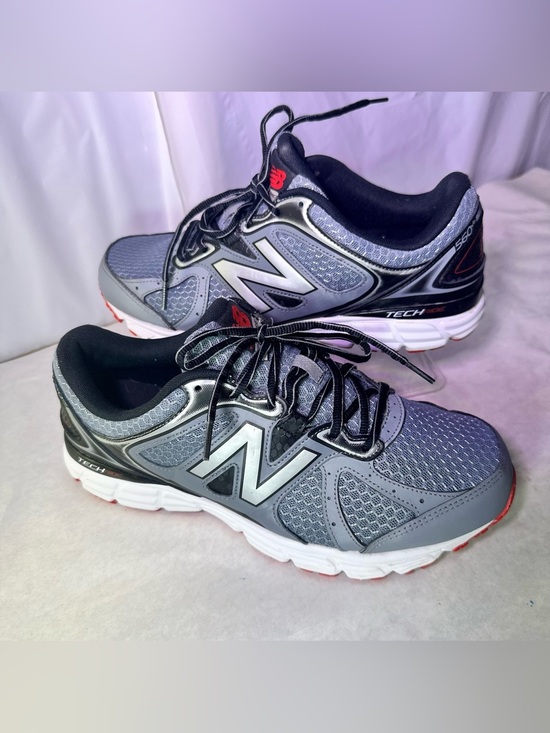 New Balance Men\'s Gray and Red Athletic Running Sneakers main image 5